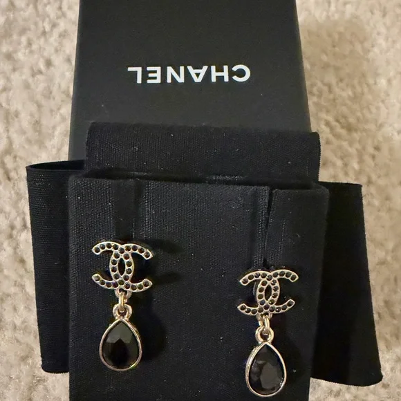 CHANEL CC Drop Earrings Black and Gold - Picture 2 of 11